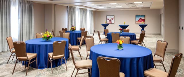 meeting-room-banquet-setup.jpg