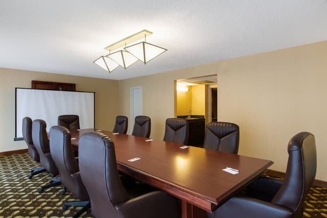 51777_board_room_1.jpg