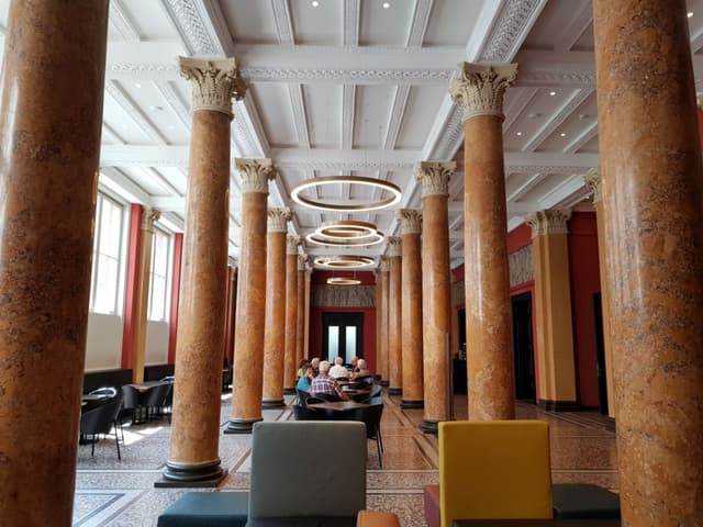 Cafe-im-Altbau.jpg