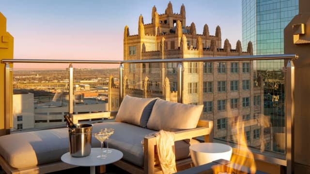 rooftop-champagne-sinclair-hotel-fort-worth-tx.jpg