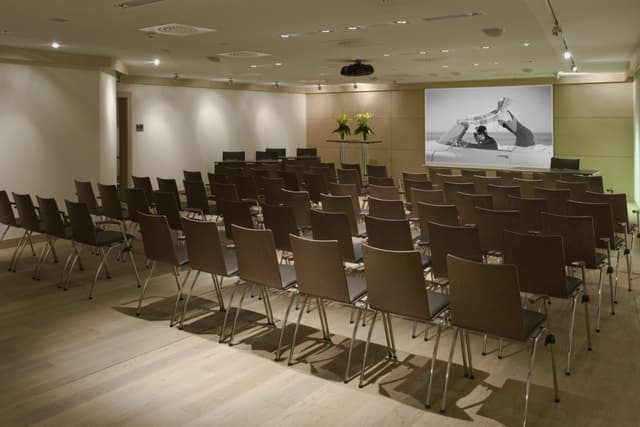 Large Seminar Room