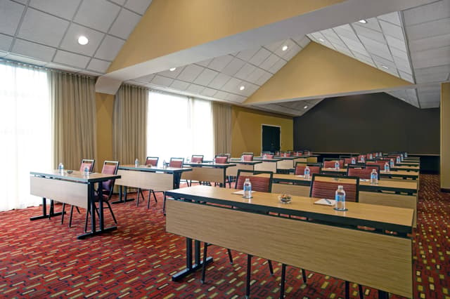 chiel-meeting-room-6297-hor-clsc.jpg