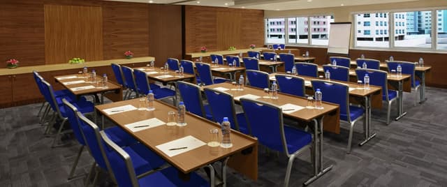 double-tree-al-barsha-meeting-rooms-03.jpg