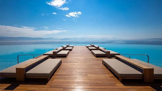 Outdoor Infinity Pool