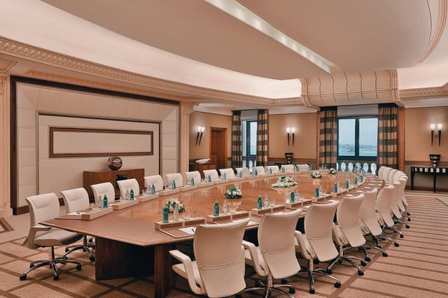 Al Joud Meeting Room 1