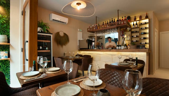 interior-del-restaurante-temblor-en-javea.jpg