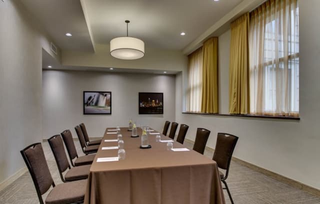 0170_the-boardroom-01_2000.jpg