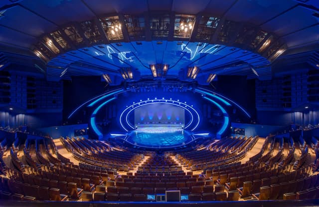 palast-berlin-saal.jpg