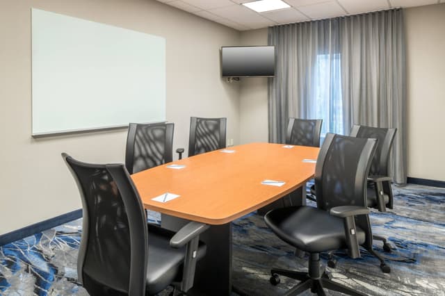 mcifo-boardroom-0230-hor-clsc.jpg