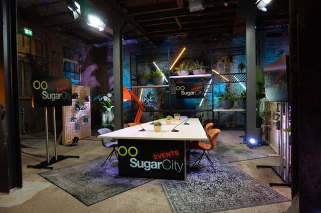 SugarCity-Events-Talkshow-Studio-Bietenwasruimte-1-1024x682.jpg