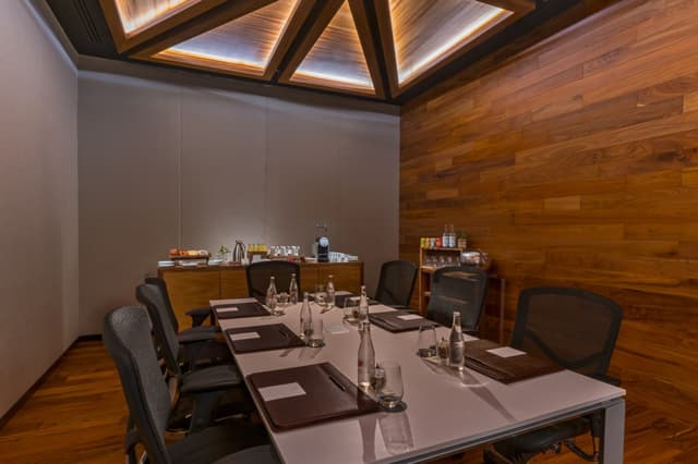 Cedros Boardroom