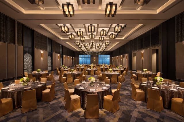bkkwo-ballroom-0040-hor-clsc.jpg
