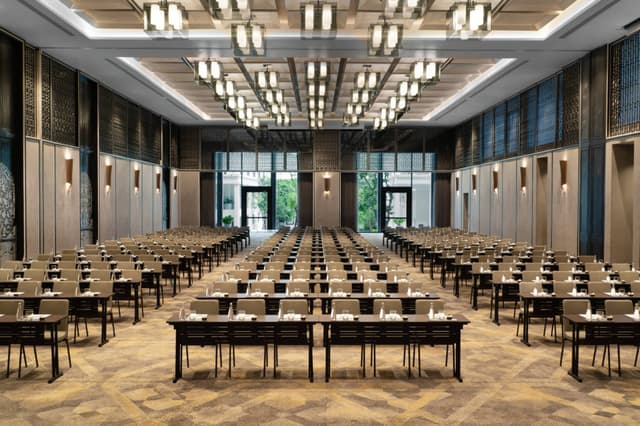 bkkwo-classroom-meeting-5895-hor-clsc.jpg