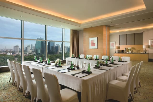 Pacific Place Meeting Room	