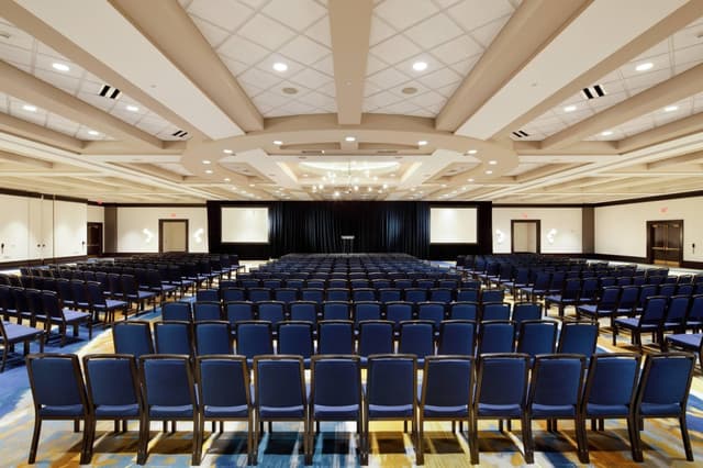 sdflm-ballroom-0063-hor-clsc.jpg