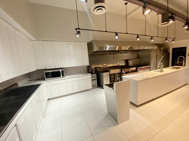 Studio-Four-Commercial-Kitchen-2.jpg