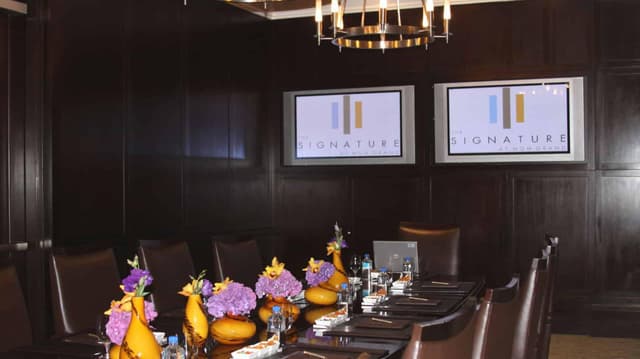 signature-meetings-rooms-with-tvs.jpg