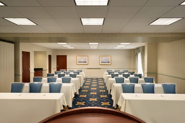 Hampton Inn & Suites Newport-Middletown - Meeting Room - 1209309.jpg