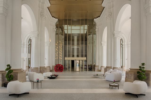 NH_Collection_Milano_CityLife_Entrance_Lobby_And_Reception.jpg