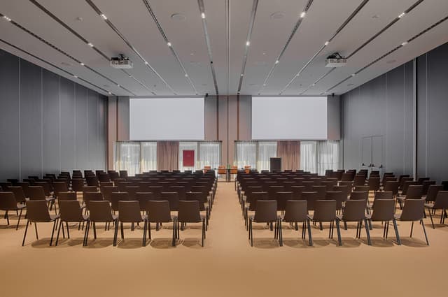 NH_Collection_Milano_CityLife_Meeting_Rooms_Theatre_Setup_Tweed_LameÌ_Chiars.jpg