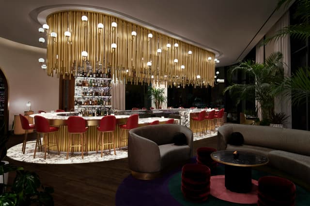 Bar and Lounge
