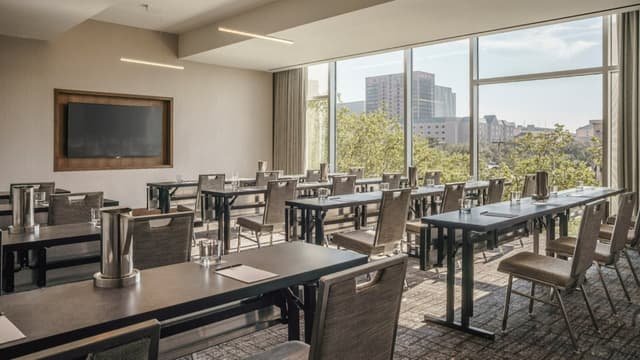 Hyatt-Regency-Houston-Galleria-P036-Sage-Meeting-Room-Classroom-Setup.jpg