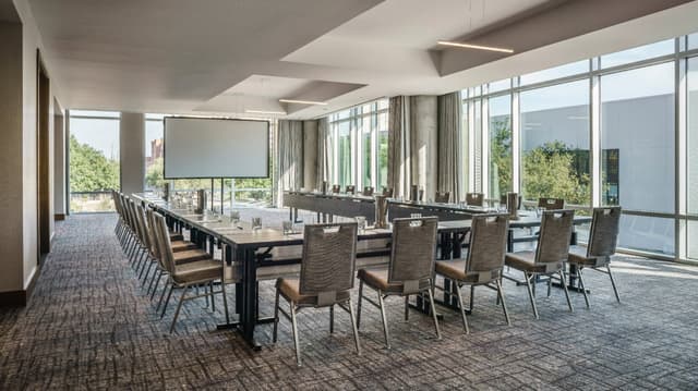 Hyatt-Regency-Houston-Galleria-P045-Westheimer-Meeting-Room-U-Shape-Setup.jpg