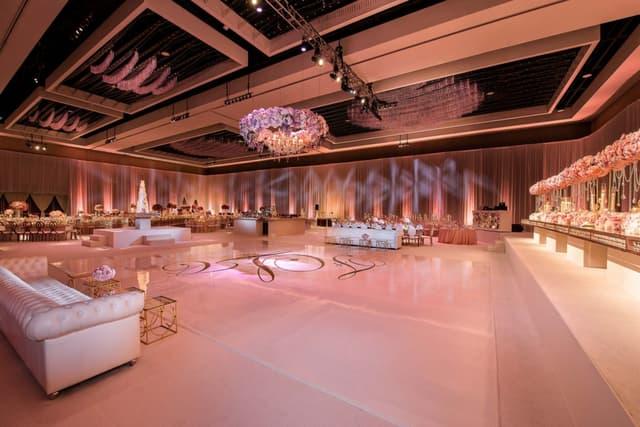 mc-sandt-wedding-in-grand-ballroom-21114_Classic-Hor.jpg