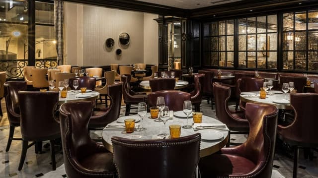 BrasserieWaldorfChicagoDinningRoom.jpg