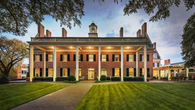 The-Carolina-Inn-P036-Exterior-Front-Porch.jpg