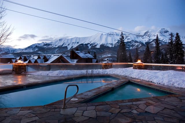 Night time pool shot, winterr.jpg