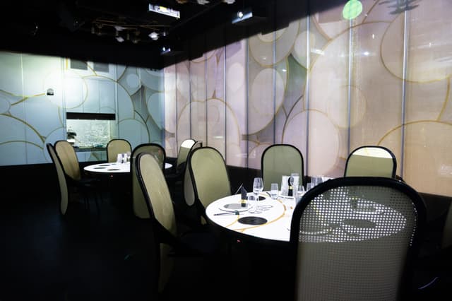 5D Spectrum Dining Room