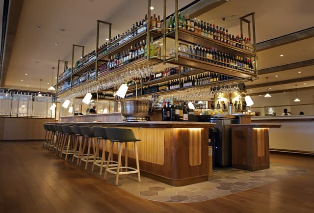 EATALY_INTERIOR_PP_BAR.jpg