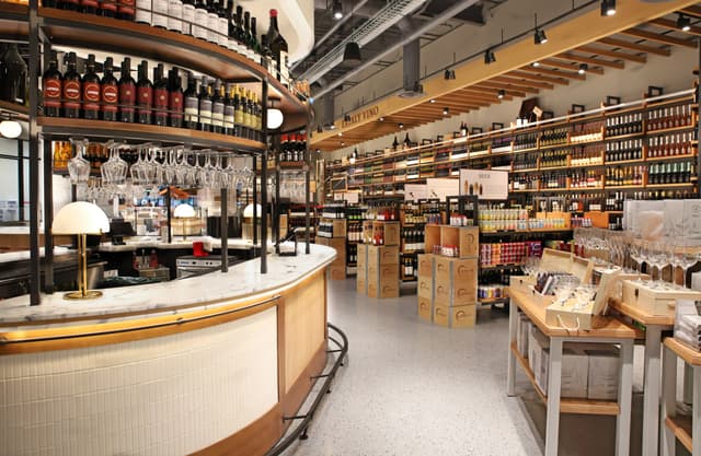 EATALY_INTERIOR_WINE.jpg