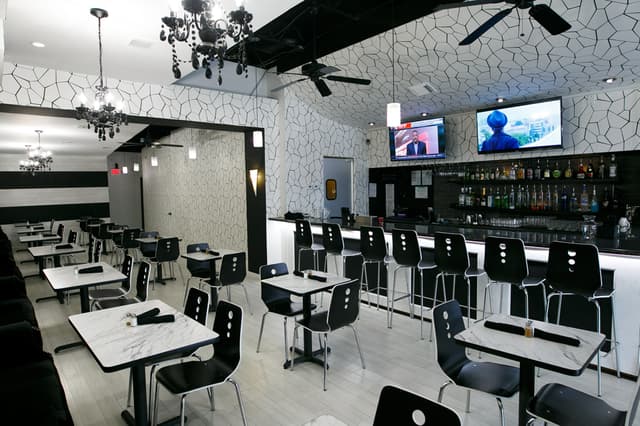 restaurant2.jpg