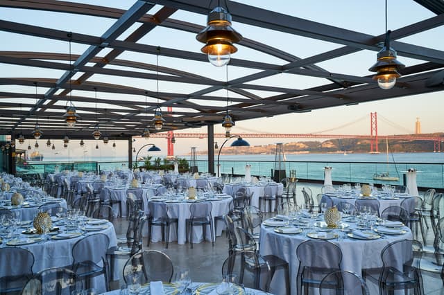 SUD Lisboa Hall - Event Tables at the Deck.jpg