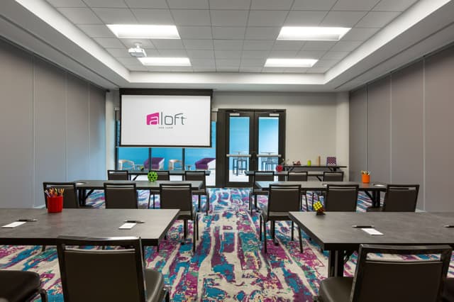 Aloft San Juan Salon 2