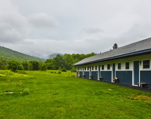 Spruceton Inn exterior.jpg