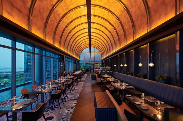 VUE Dining Room Evning 1.jpg
