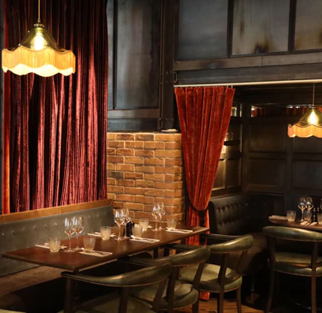 the-gun-spitalfields-private-hire-bar-the-lounge-2_4ea6025e-d003-483a-843a-b2e9d204fceb_1944x.jpg