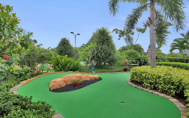 marcogolfgarden16.jpg