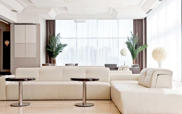 Le-Crystal-Lounge-7.jpg