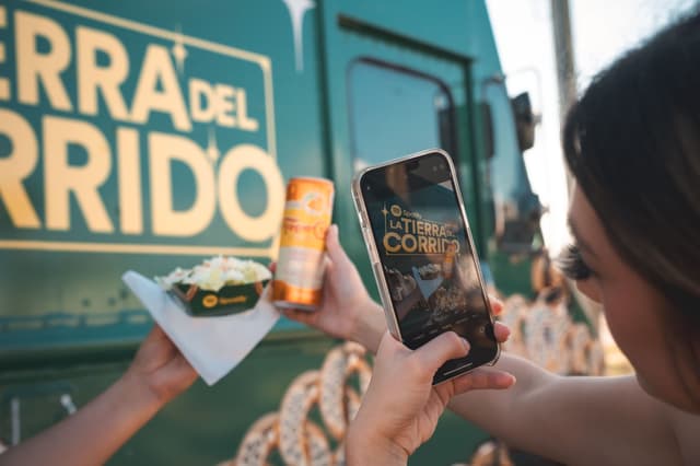 Spotify La Tierra del Corrido Food Truck - 0