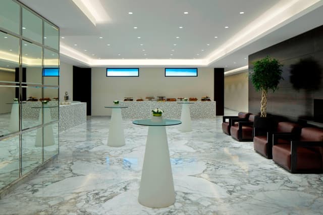 Wasl Meeting Room Foyer