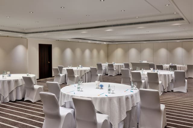 md-dxbmd-meeting-room--34551-66458_Classic-Hor.jpg