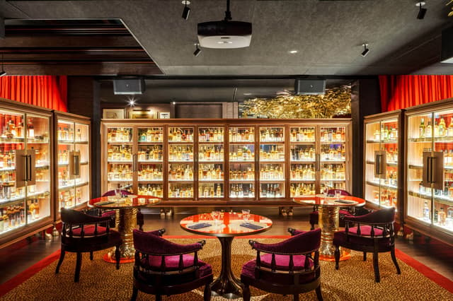 The Whiskey Library & Jazz Club	