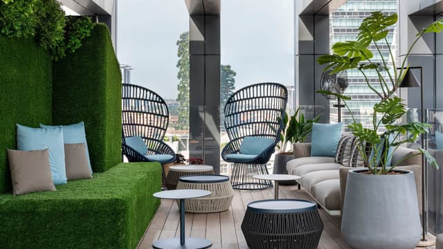 Hyatt-Centric-Milan-Centrale-P149-Cielo-Rooftop-Details.jpg