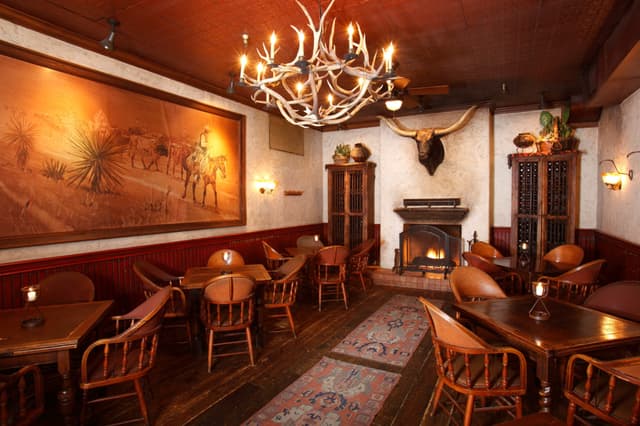Meeting-Spaces-Chisholm-1-2048x1366.jpg