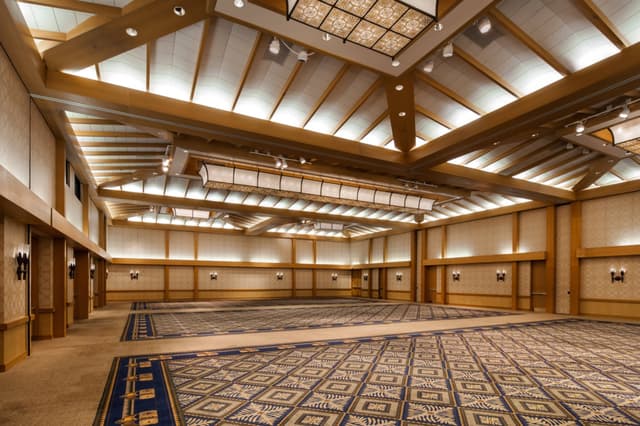 hnmsi-ballroom-3870-hor-clsc.jpg