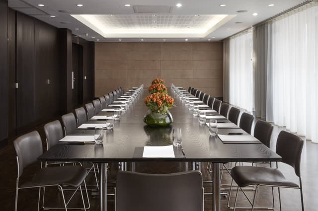 SouthPlaceHotel_PurdyandSteed_BoardMeeting_1.jpg